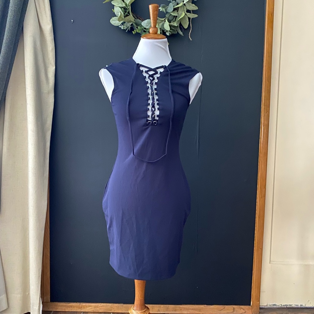 Vera and Lucy hook lace up dress Sz M